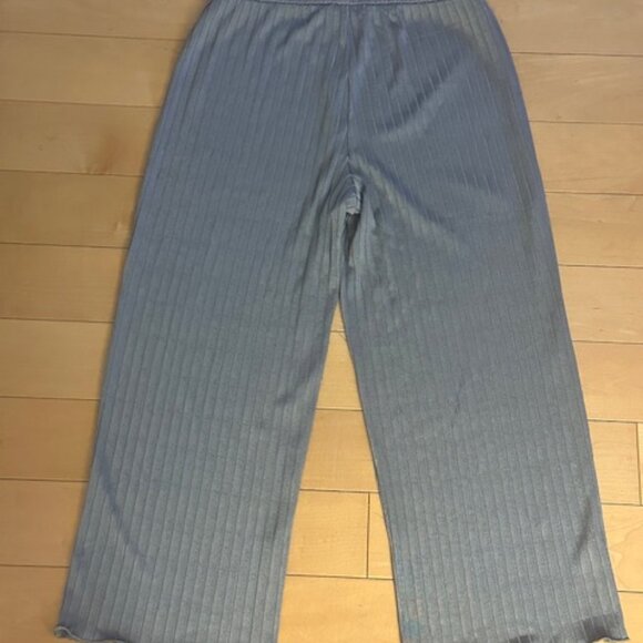 Club Monaco Wide Rib Pants and Matching Ribbed Cardi - Picture 4 of 6